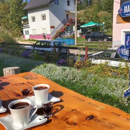 Underwoods Zabljak Guesthouse Εξωτερικό φωτογραφία